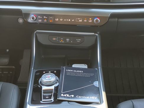 New 2026 Kia Carnival SX image 18