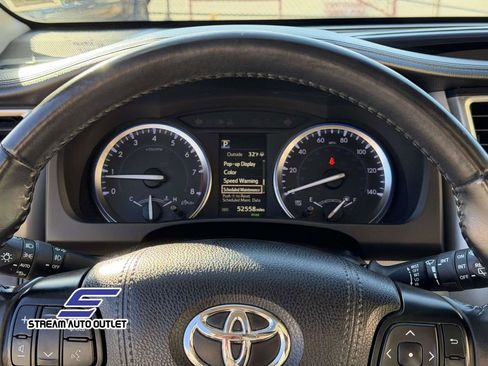 Used 2019 Toyota Highlander XLE image 37