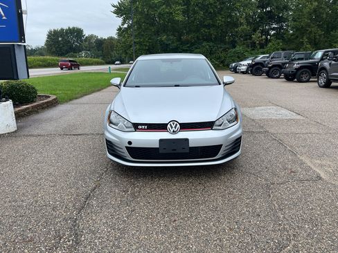 Used 2017 Volkswagen GTI S FWD image 10