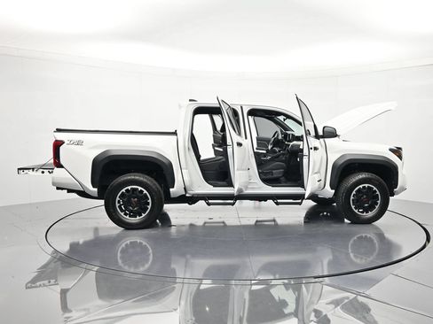 Used 2024 Toyota Tacoma TRD Off-Road AWD/4WD image 47