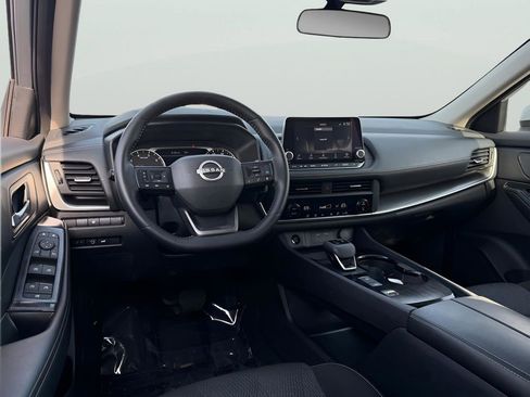 Used 2025 Nissan Rogue SV FWD image 11