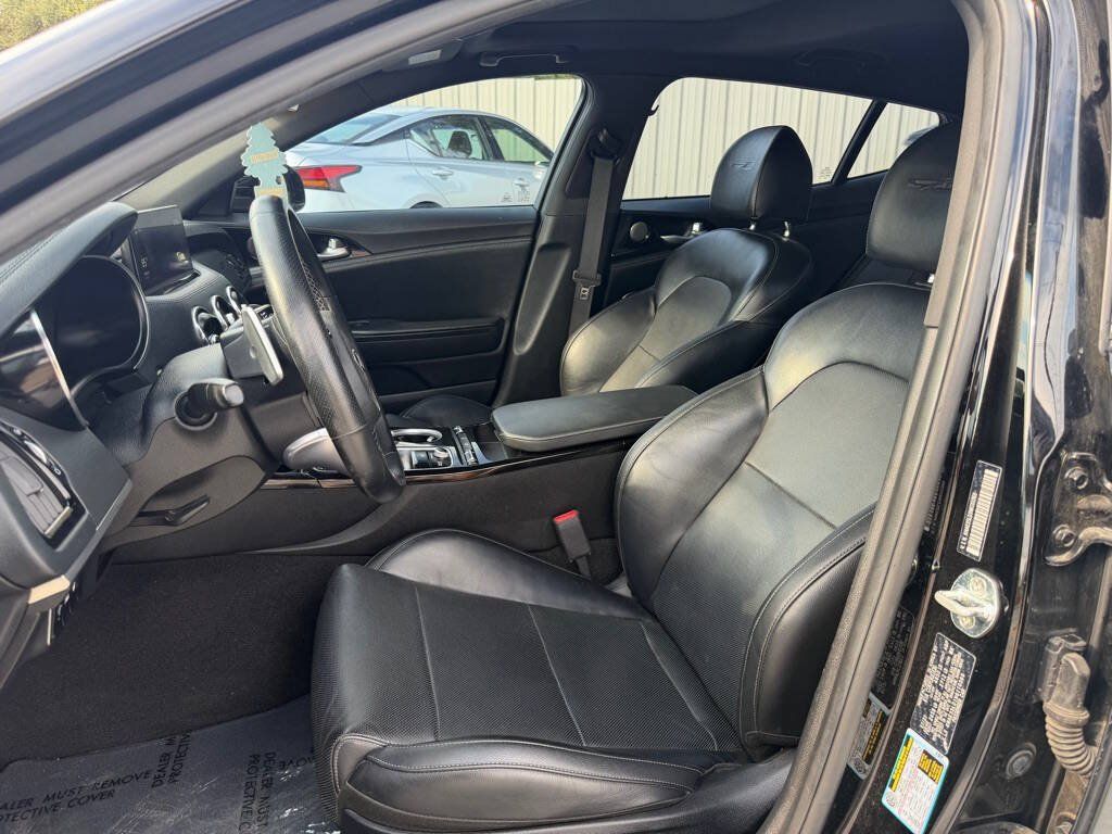 Used 2022 Kia Stinger GT-Line w/ Sun & Sound Package RWD image 9