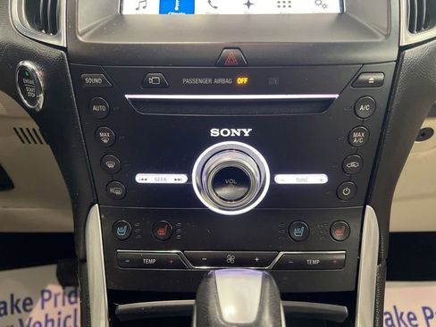 Used 2018 Ford Edge Titanium w/ Equipment Group 302A AWD/4WD image 34