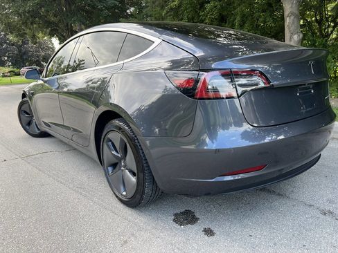 Used 2018 Tesla Model 3 Long Range image 4
