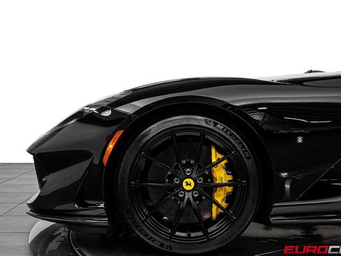 Used 2020 Ferrari 812 Superfast RWD image 16