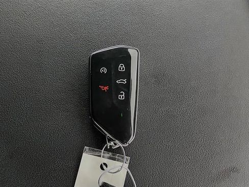 Used 2024 Volkswagen Atlas Cross Sport SE image 33