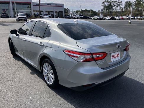 Certified 2020 Toyota Camry LE image 3