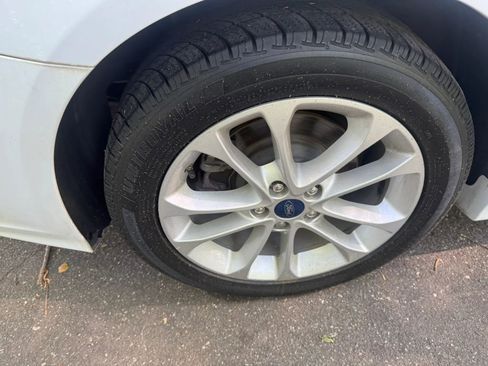 Used 2019 Ford Fusion SE image 14