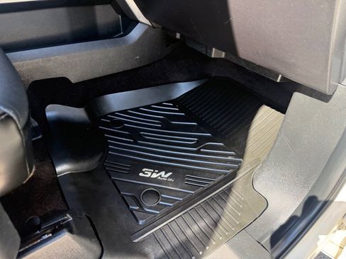 Used 2016 Ford F150 Platinum w/ Equipment Group 701A Luxury image 27