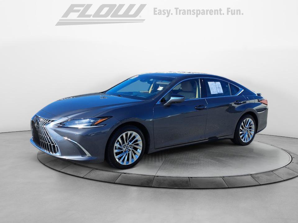 Used 2023 Lexus ES 300h Ultra Luxury w/ Accessory Package (Z2) FWD image 4