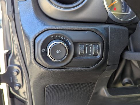 Certified 2022 Jeep Wrangler Sport S image 17