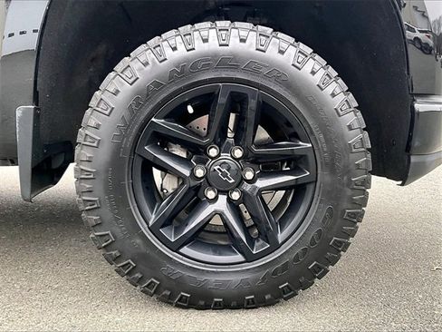 Used 2021 Chevrolet Silverado 1500 LT Trail Boss image 9