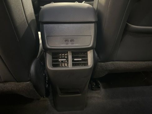 Used 2026 Chevrolet Equinox LT w/ Convenience Package II image 32