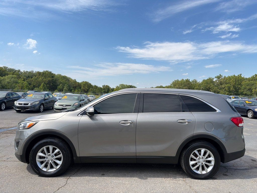 Used 2017 Kia Sorento LX FWD image 1