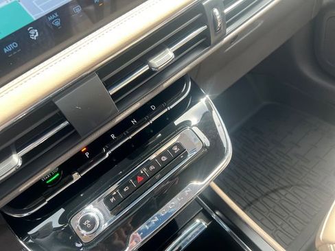 Used 2023 Lincoln Corsair FWD image 28