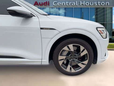 Used 2022 Audi e-tron Premium w/ Interior Protection Package image 12