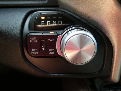 Used 2019 RAM 1500 Laramie AWD/4WD image 27