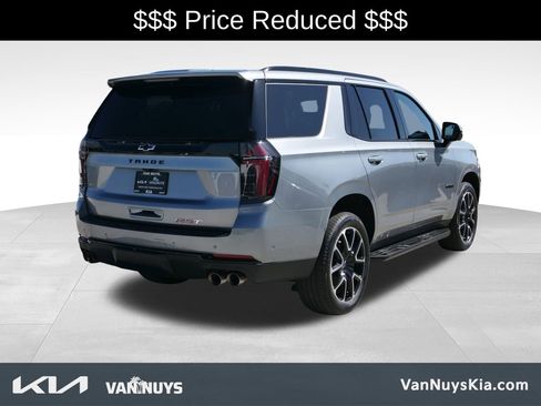 Used 2025 Chevrolet Tahoe RST image 3