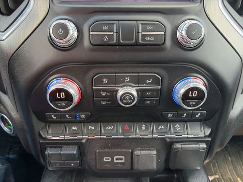 Used 2021 GMC Sierra 1500 Denali AWD/4WD image 19