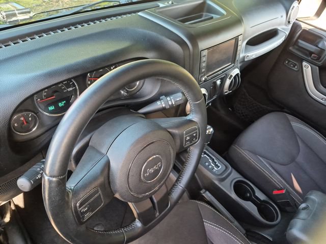 Used 2014 Jeep Wrangler Sahara AWD/4WD image 10