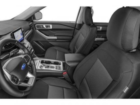 Used 2023 Ford Explorer XLT w/ Equipment Group 202A RWD image 9