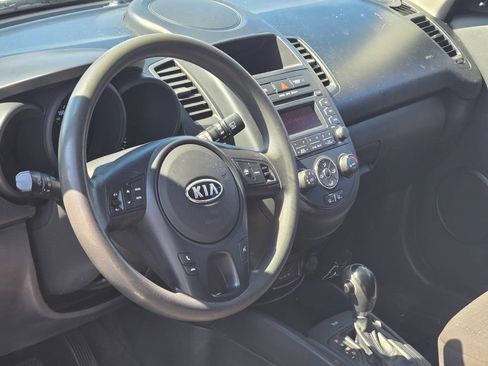 Used 2012 Kia Soul FWD image 29