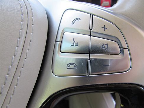 Used 2017 Mercedes-Benz S 550 Sedan image 24