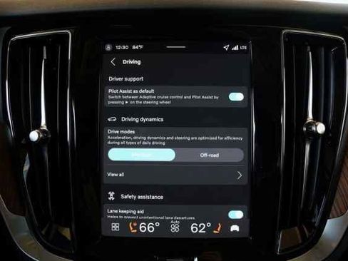 New 2026 Volvo V60 B5 Cross Country Plus w/ Climate Package image 17