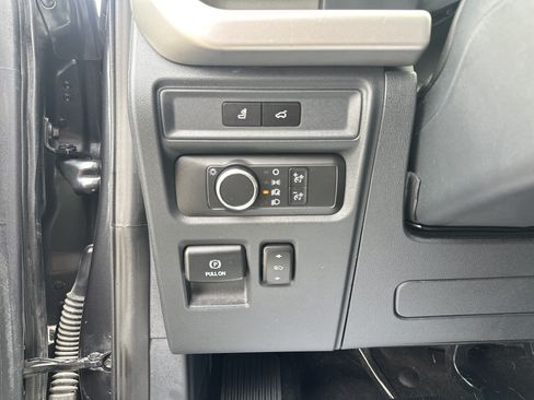 Used 2023 Ford Expedition XLT AWD/4WD image 14