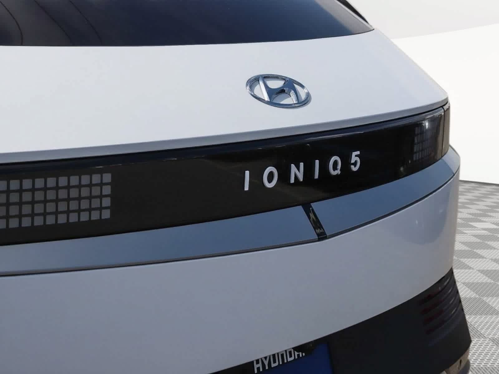 Used 2024 Hyundai Ioniq 5 SEL RWD image 12