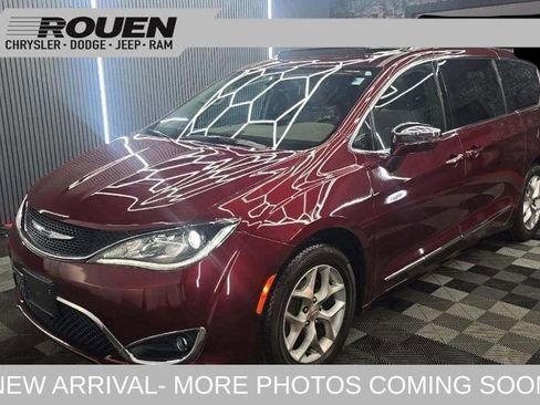 Used 2018 Chrysler Pacifica Limited FWD image 1