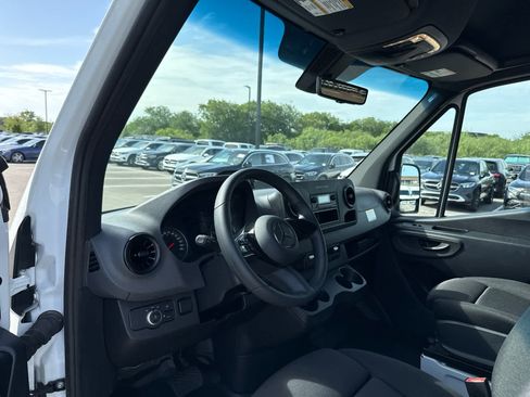 Certified 2025 Mercedes-Benz Sprinter 2500 image 24