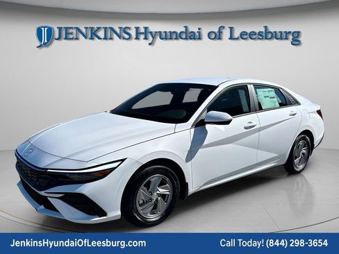 New 2026 Hyundai Elantra SE image 5