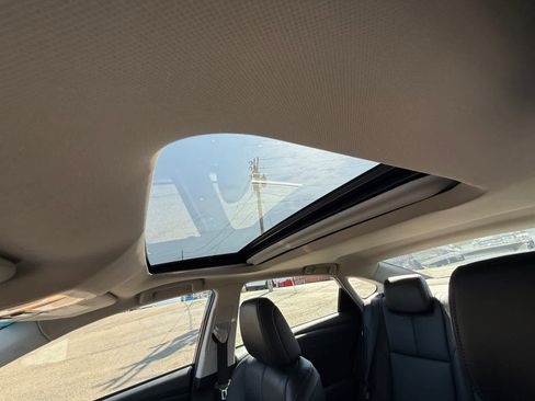 Used 2018 Toyota Avalon Limited image 27