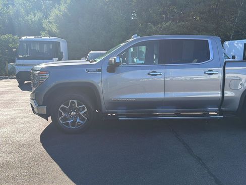 Used 2024 GMC Sierra 1500 SLT AWD/4WD image 18