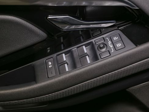 Used 2023 Land Rover Range Rover Evoque S image 45