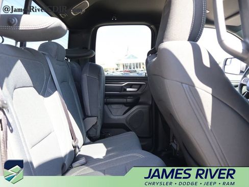 Used 2024 RAM 1500 Big Horn AWD/4WD image 12