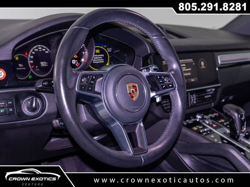 Used 2023 Porsche Cayenne Platinum Edition image 23