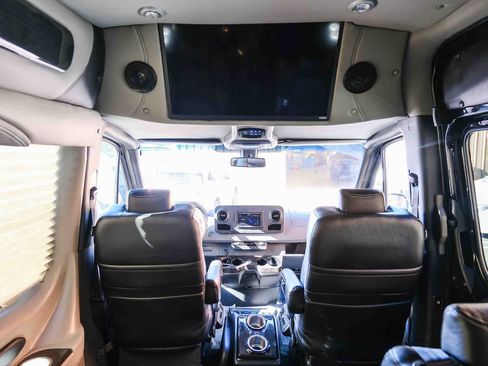 Used 2020 Mercedes-Benz Sprinter 3500 w/ Windows All Around Package image 6
