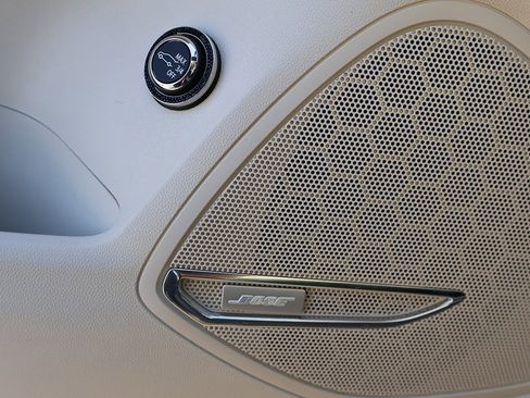 Used 2023 Buick Envision Avenir image 44