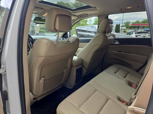 Used 2014 Jeep Grand Cherokee Limited AWD/4WD image 19