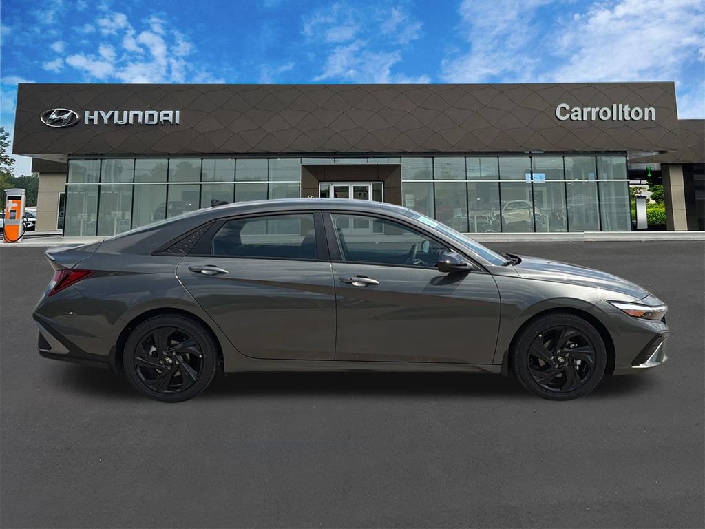 New 2026 Hyundai Elantra SEL Sport FWD image 5