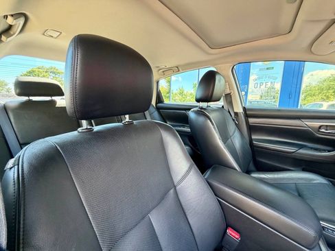 Used 2014 Nissan Altima 2.5 SL w/ Technology Package FWD image 25