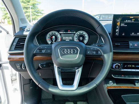 Used 2023 Audi Q5 2.0T Premium Plus w/ Premium Plus Package AWD/4WD image 21