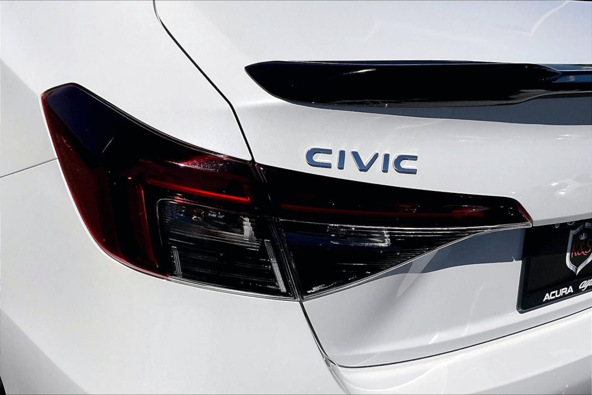 Used 2025 Honda Civic LX image 32