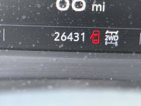 Used 2023 Cadillac XT4 Luxury w/ Cold Weather Package AWD/4WD image 30
