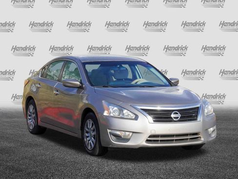 Used 2014 Nissan Altima 2.5 S image 2