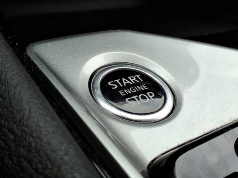 Used 2024 Nissan Altima 2.5 SV FWD image 14