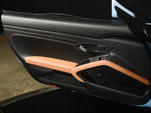 Used 2019 Porsche 911 Speedster RWD image 33