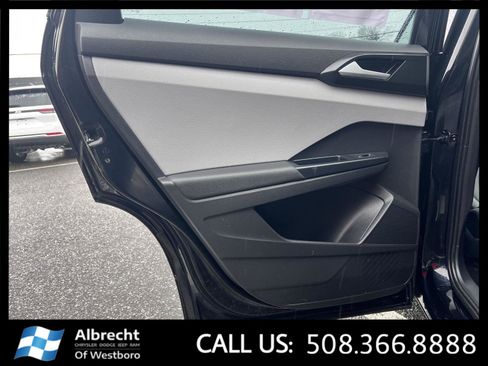 Used 2022 Volkswagen Taos S image 14